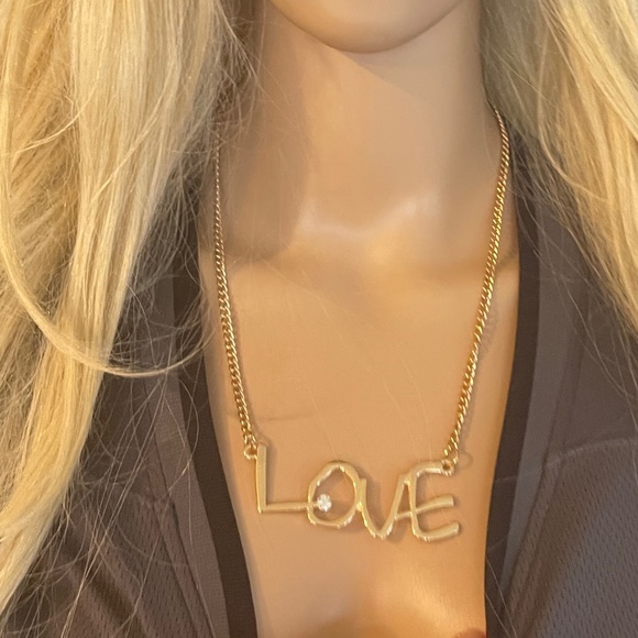 LOVE gold necklace - Picture 6 of 8